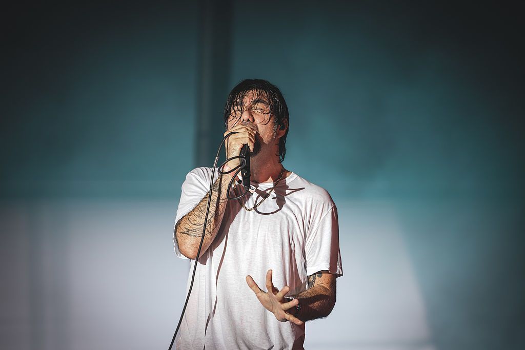 Chino Moreno du groupe Deftones en concert en 2025