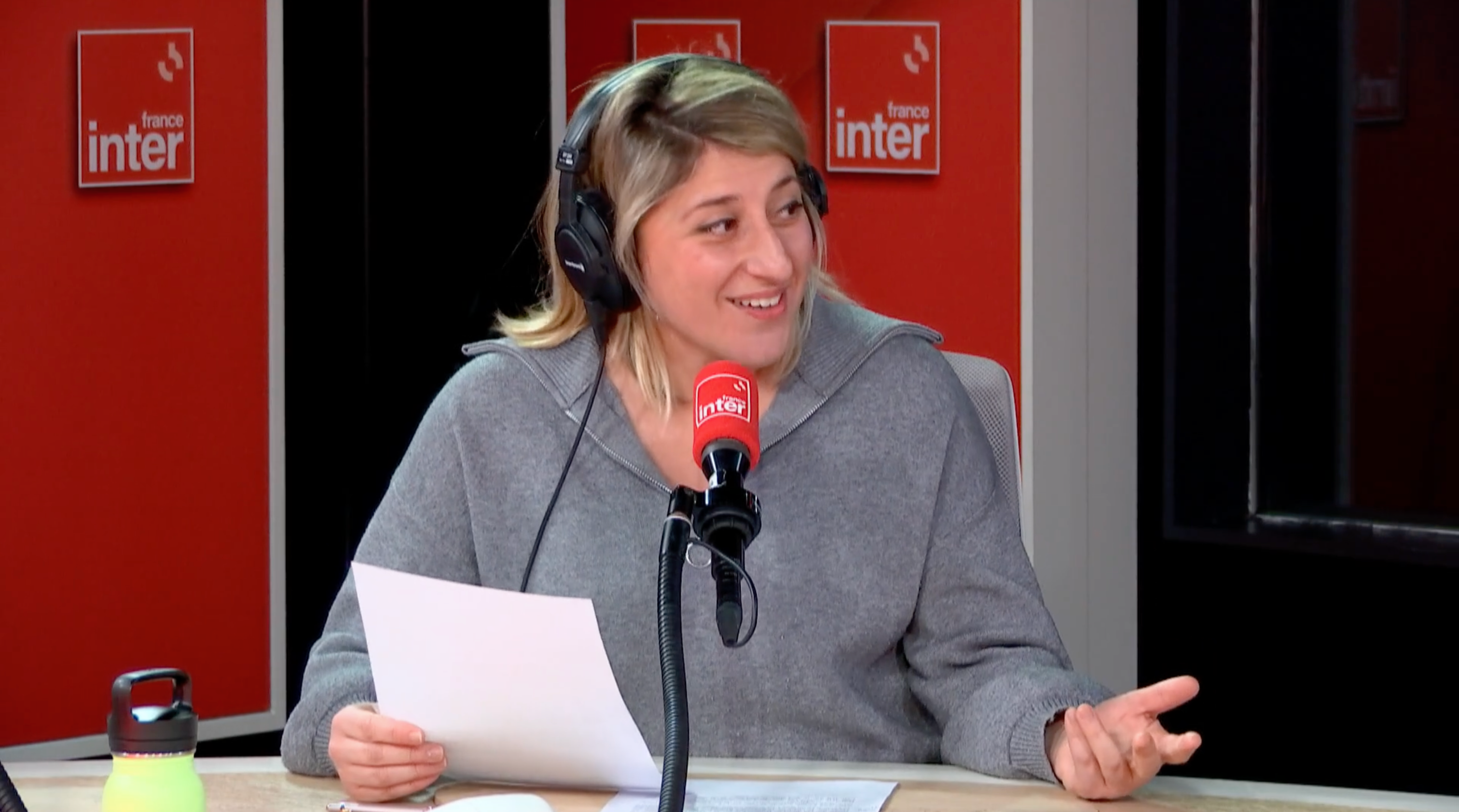 Marion Mezadorian en studio à France Inter le 12 janvier 2026, Maison de la radio, Paris