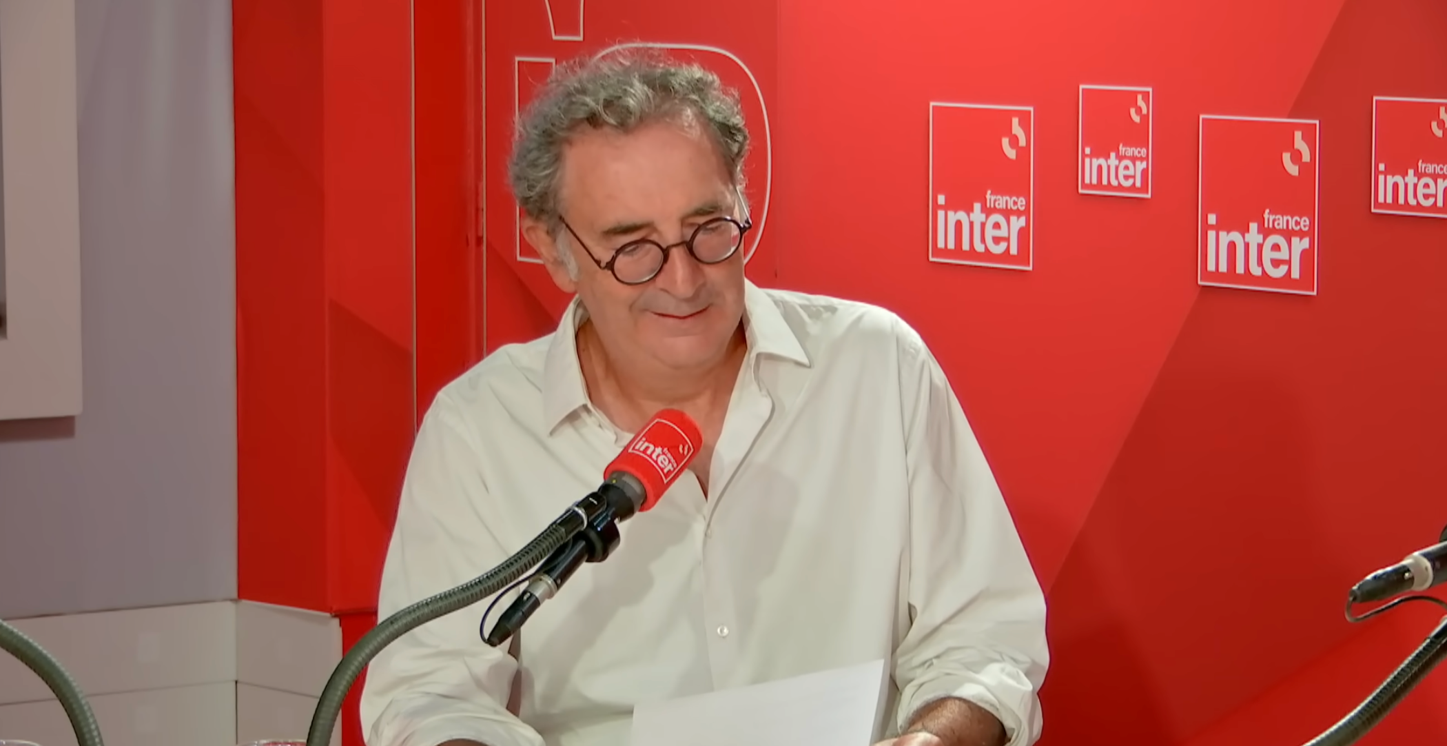 Rachida Dati s'intéresse aux campings, ce qui intéresse François Morel